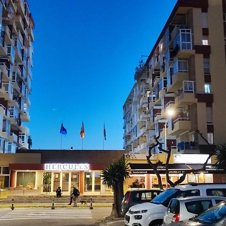 Hercules Paradise 531 Apartamento Con Vistas Al Mar Mediterraneo En Benalmadena A Pasos Del Centro Y Su Vibrante Zona Comercial Disfruta De Una Experiencia Unica En La Costa Del Sol Malaga Andalucia Well-Connected To The Airport Extérieur photo